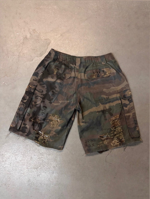 GRAPHIC CARGO SHORTS (CAMO)