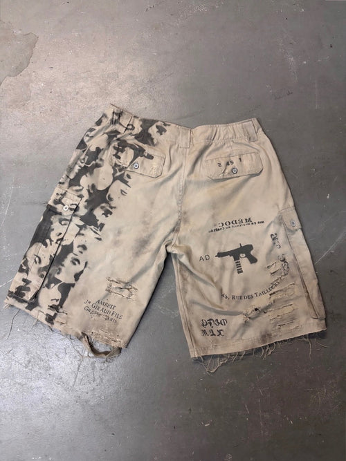 GRAPHIC CARGO SHORTS (BEIGE)