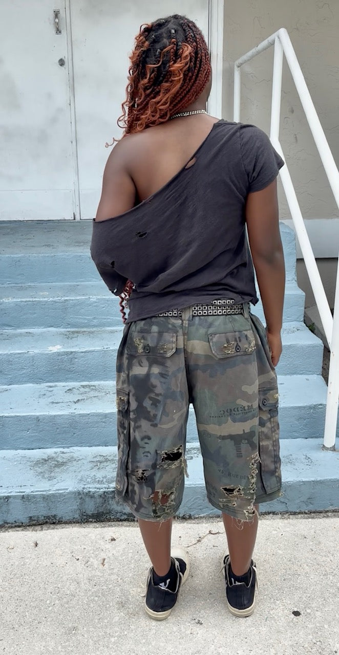 GRAPHIC CARGO SHORTS (CAMO)