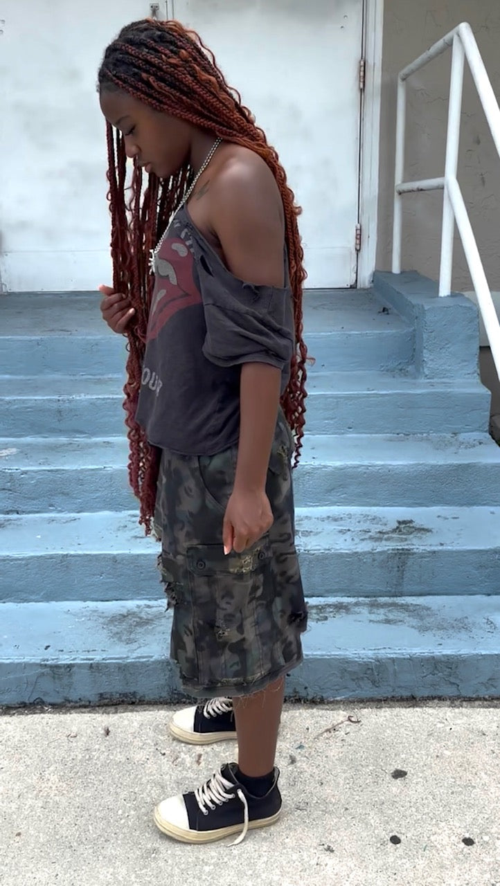 GRAPHIC CARGO SHORTS (CAMO)